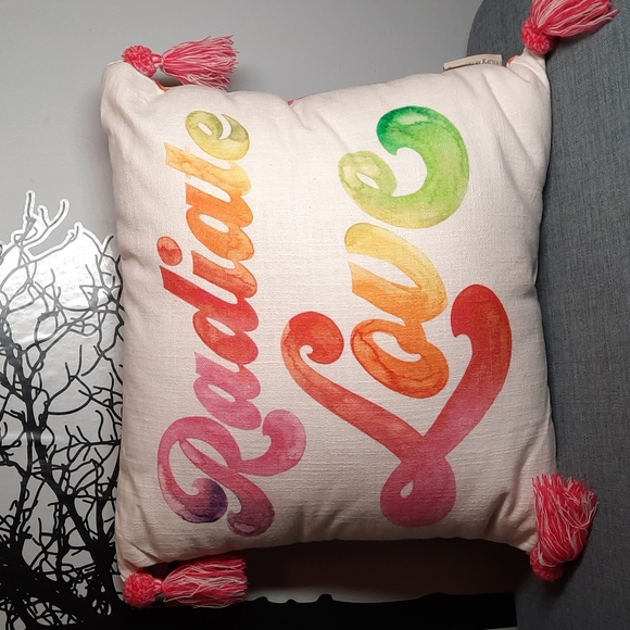 Pillow 18" Square Rainbows Radiate Love Watercolor Printing Cotton Tassels NWT - Picture 1 of 7